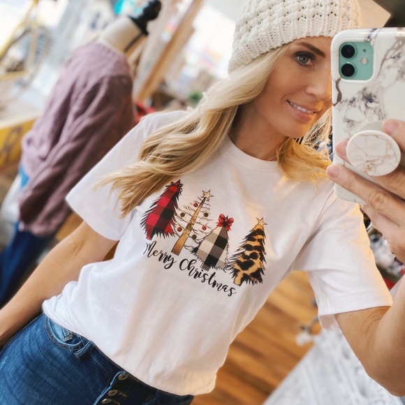 4 CHRISTMAS TREES GRAPHIC TEE-WHITE - Picture 4 of 5